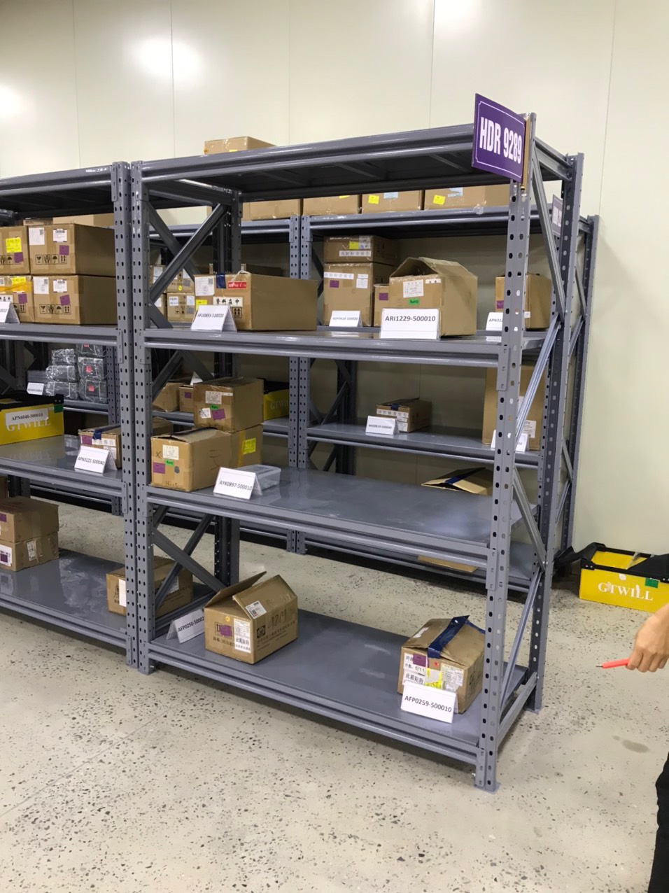 Kệ trung tải màu ghi sản xuất theo yêu cầu