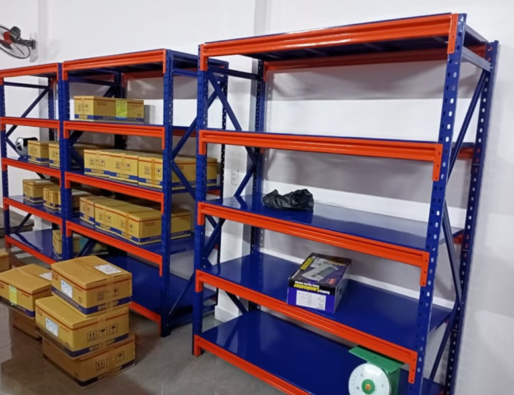 Giá kệ hạng trung và những điều cần lưu ý