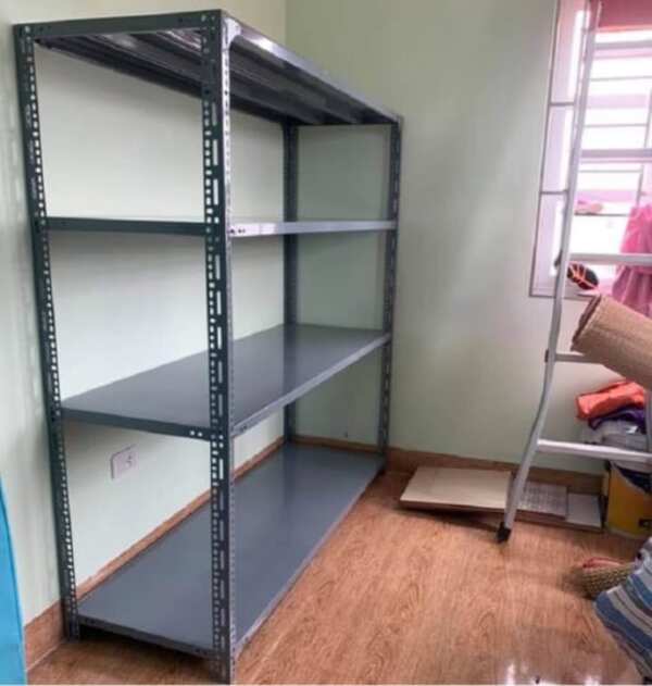 Vài thông tin quan trọng về kệ sắt V lỗ