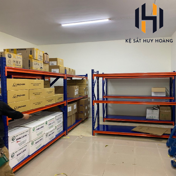 Kệ để hàng trung tải 3 tầng: Cao 2m x dài 2m x rộng 0,6m