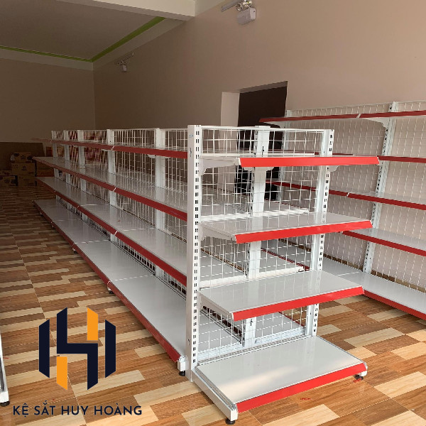 Giá kệ để hàng siêu thị lưng lưới bắt mắt